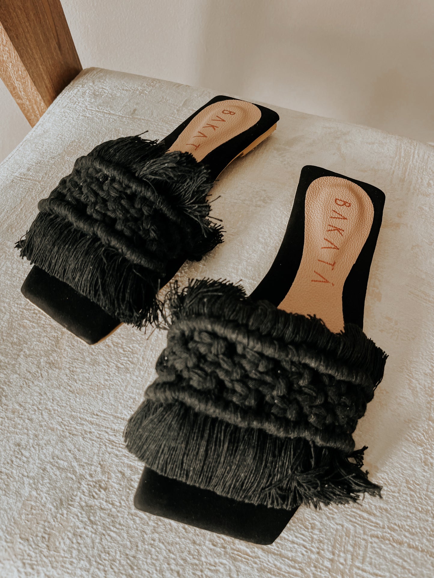 PAULINA FLATS NEGRAS
